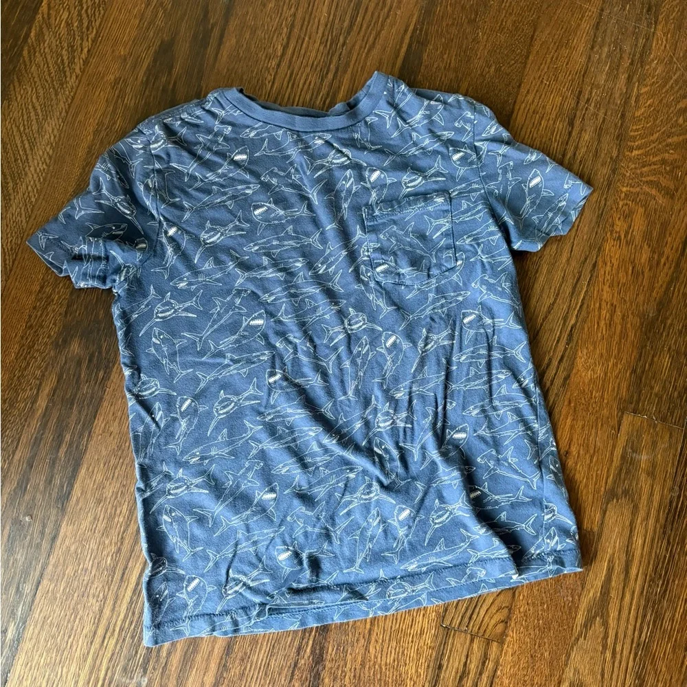 Gap kids boys blue shark shirt
